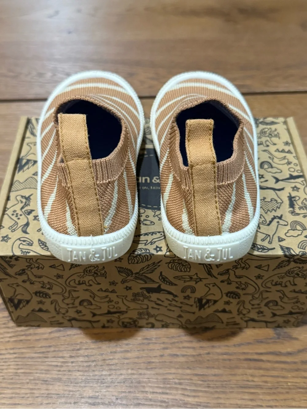 Jan & Jul Toddlers Graphic Knit Slip-On Shoes US 7 | Like New | Machine Washable